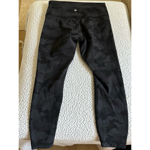 Lululemon black camo leggings - Picture 5 of 7